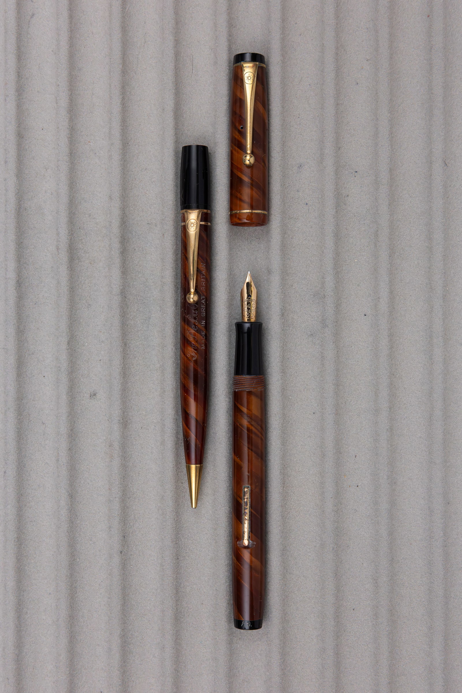 Onoto De La Rue 1220 Copper Marble Fountain Pen Set, Zippered Case - 2