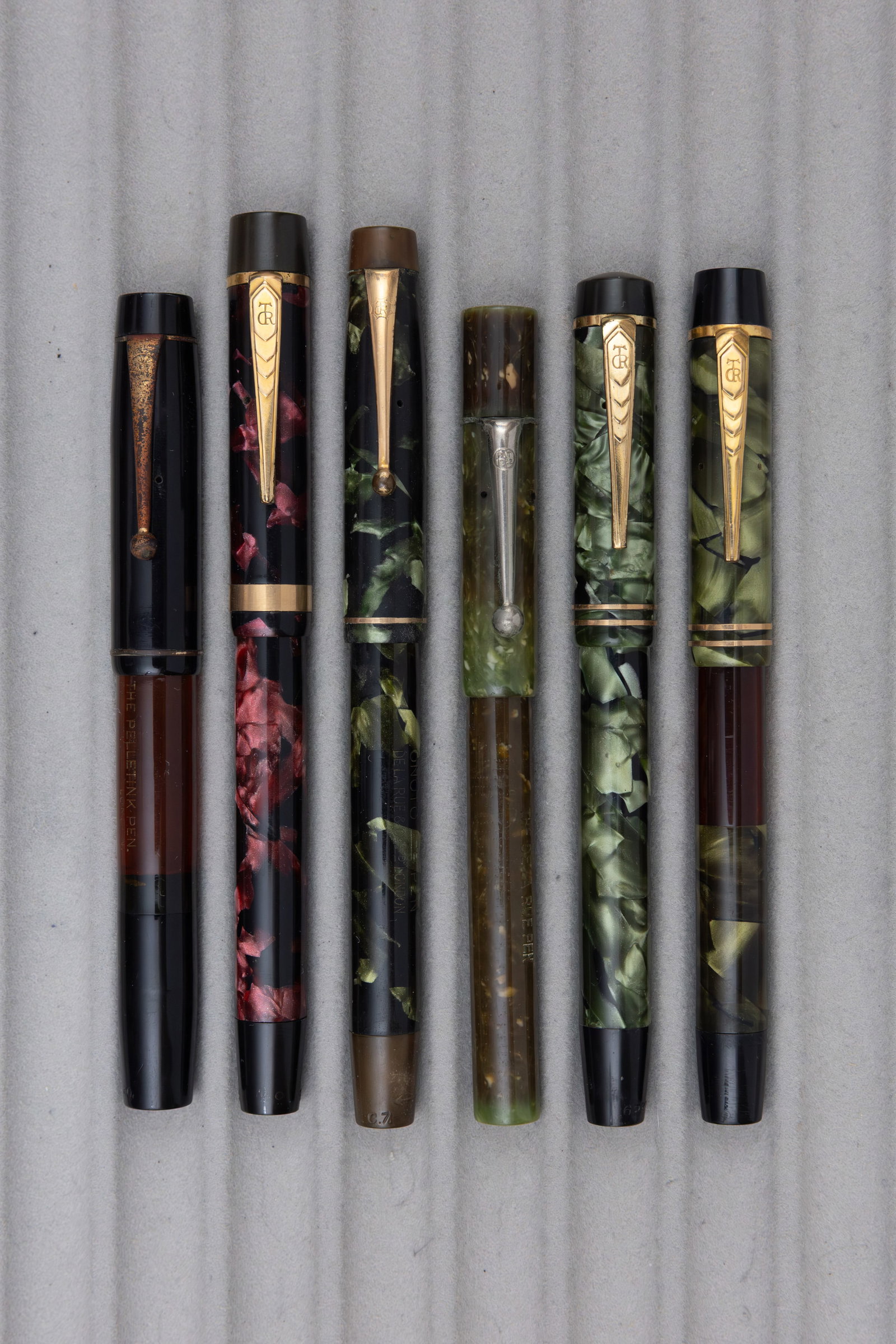 Onoto De La Rue Marbleized Fountain Pens (6) (1 of 3)