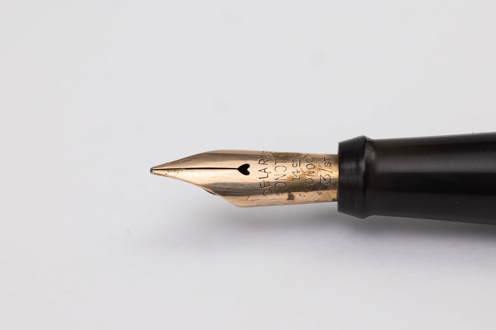 Onoto De La Rue 5601 Lapis Blue Fountain Pen - 3