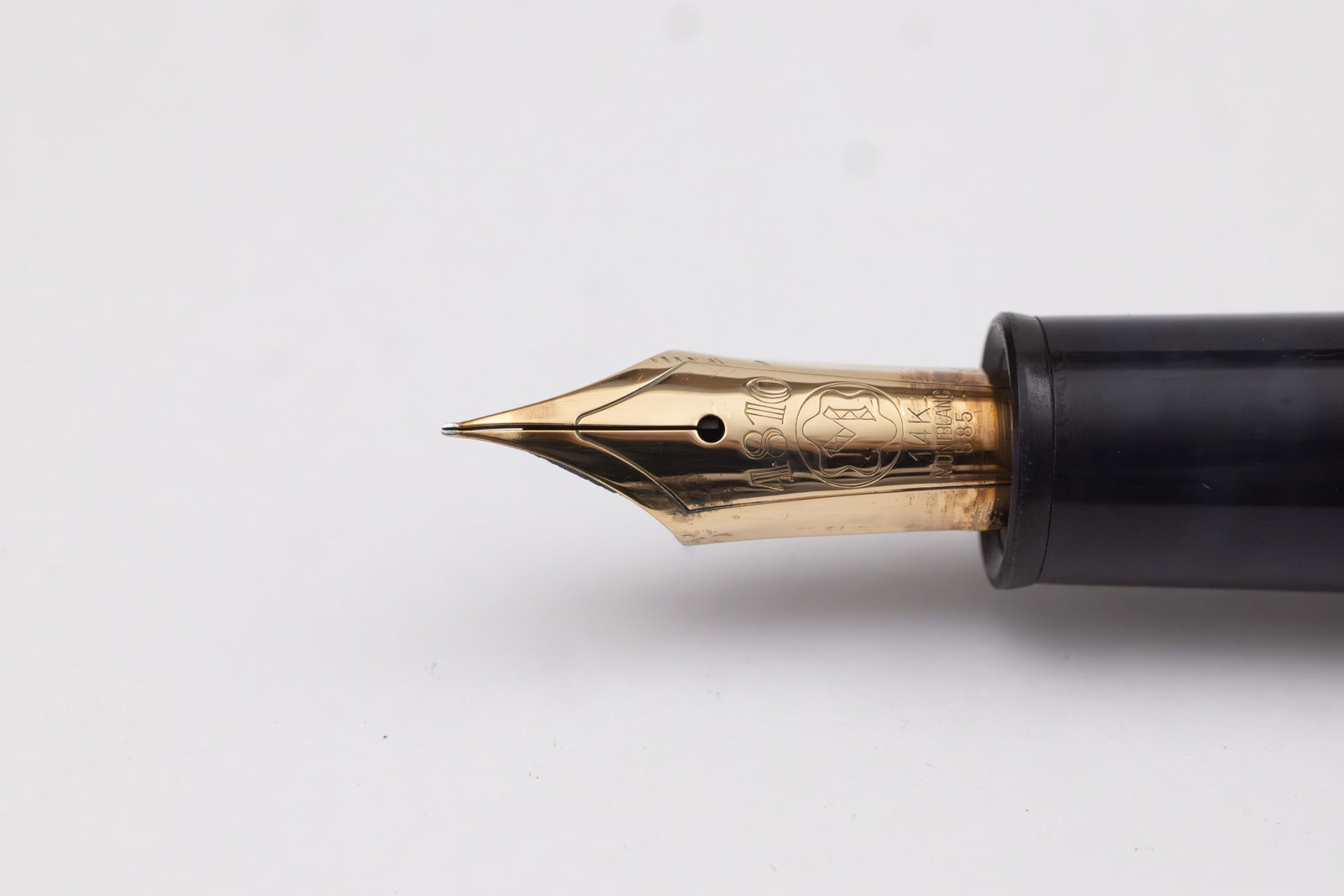 Montblanc 146 Fountain Pen and 166 Document Marker - 3