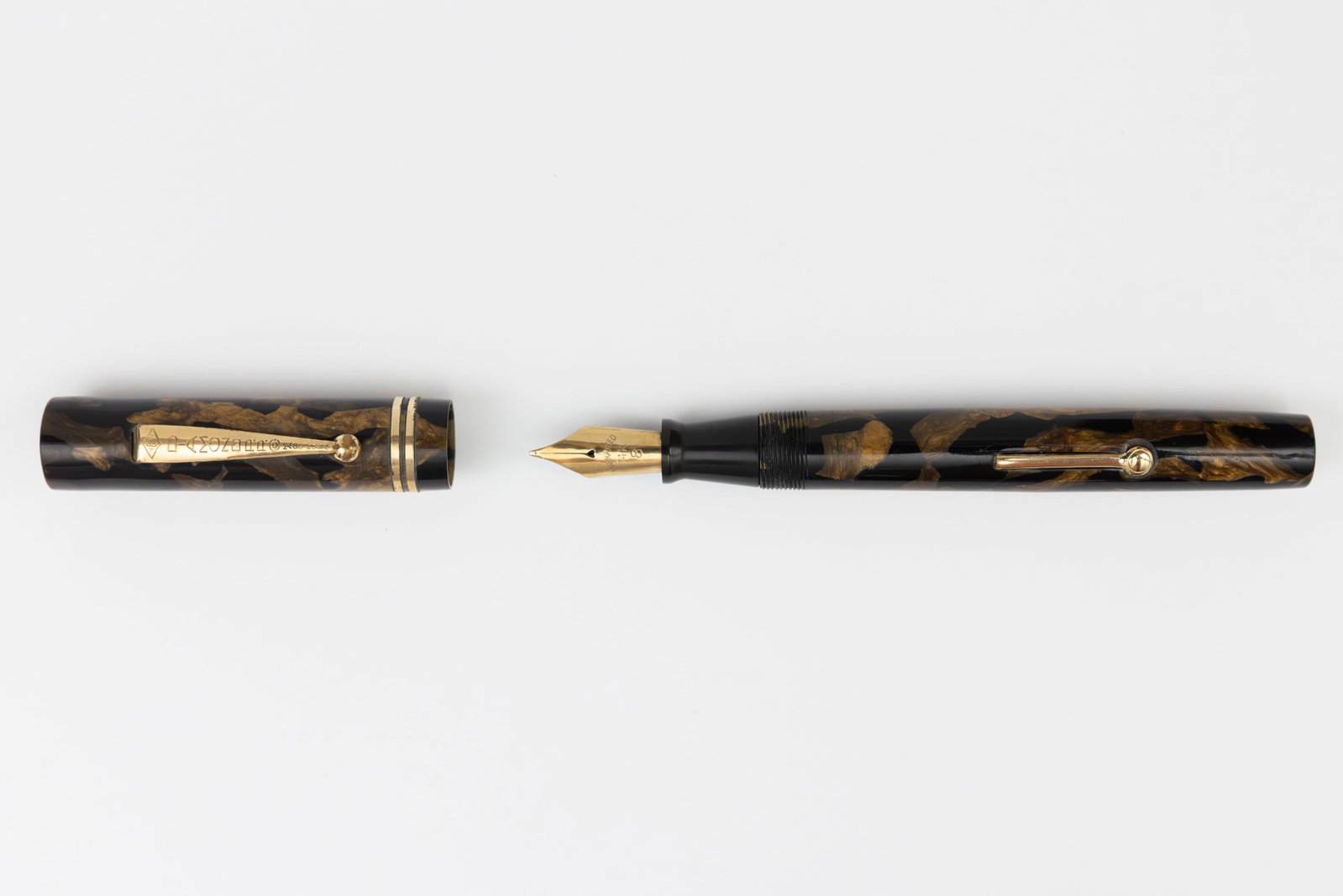 Diamond Point Oversized Black and Bronze Fountain Pen - 2