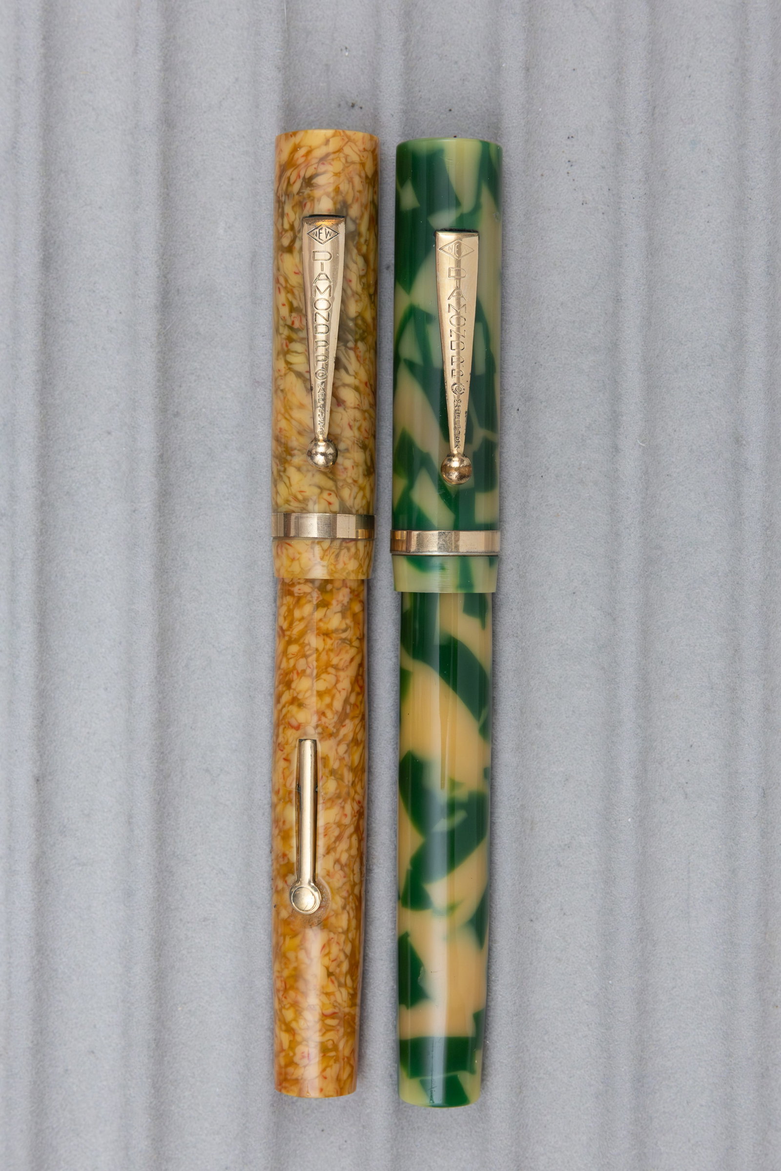 Diamond Point Oversized Flattop Fountain Pens: Diamond Point oversized flattop fountain pens. Diamond Point produced some unusual colour variants that are not often seen, these are two, both oversized flattop pens, one in green and pearl, the othe