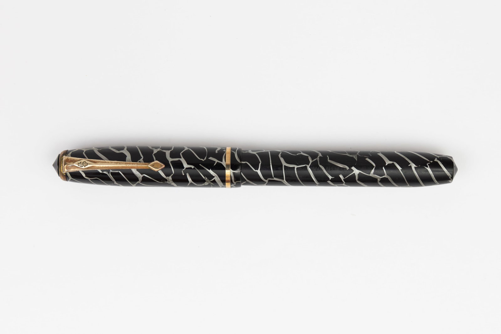 Conway Stewart 28 Cracked Ice Fountain Pen (1 of 3)