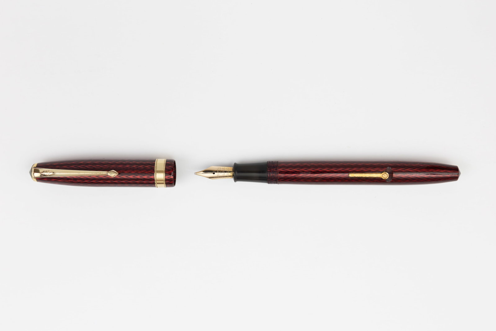 Conway Stewart 76 Red Herringbone Fountain Pen - 2