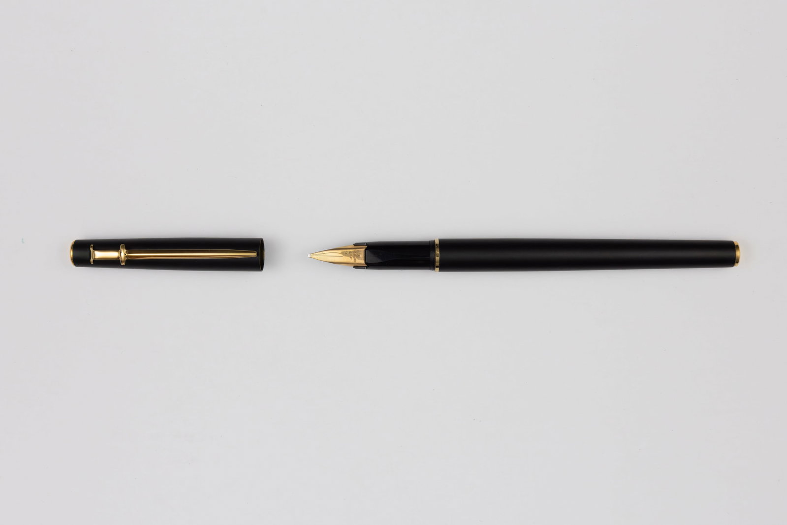 Caran dAche Madison Matte Black Fountain Pen, B 14K Nib, Boxed - 2