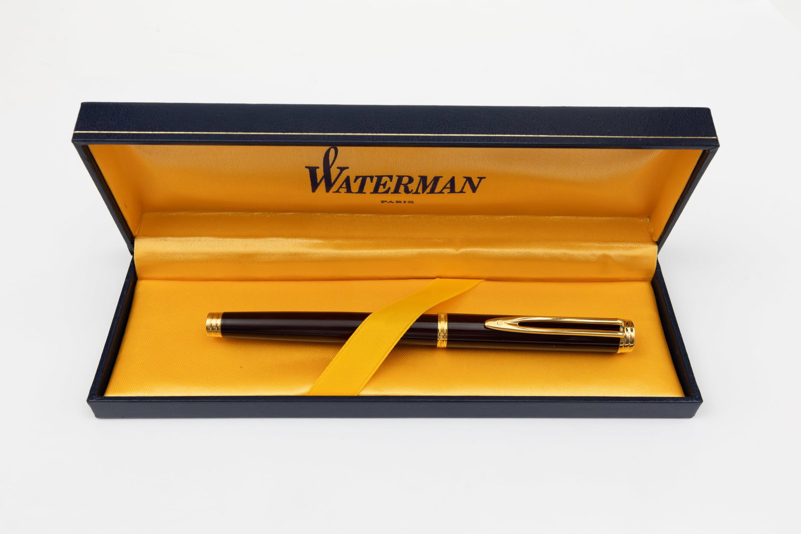 Waterman Gentleman Burgundy Fountain Pen, Boxed - 2