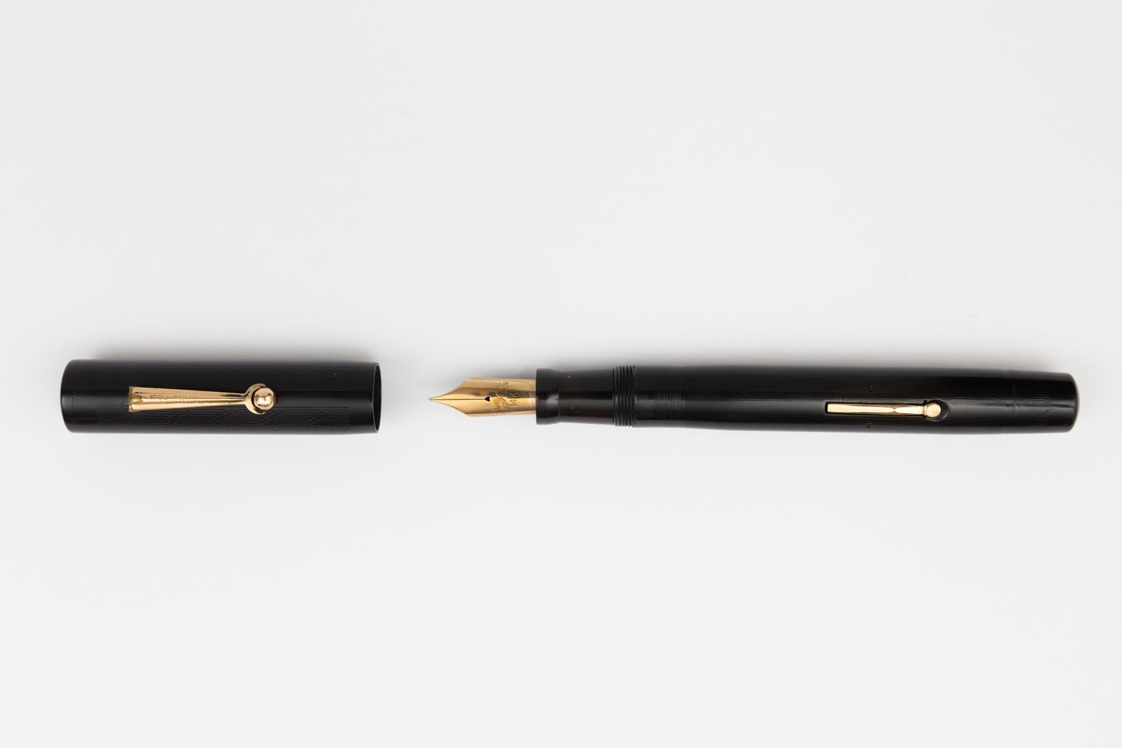 Wahl Eversharp Dart Pattern Oversized Black Chased Fountain Pen - 2