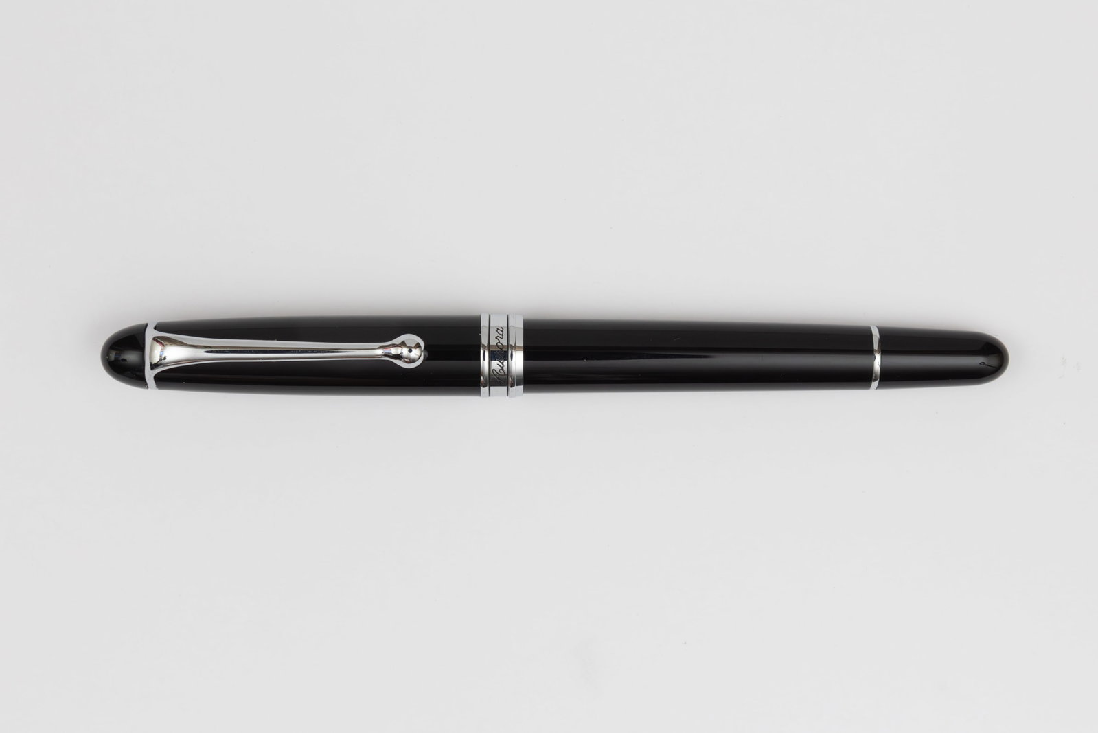 Aurora 88 Modern Slim Model Fountain Pen, 14K Nib (1 of 3)