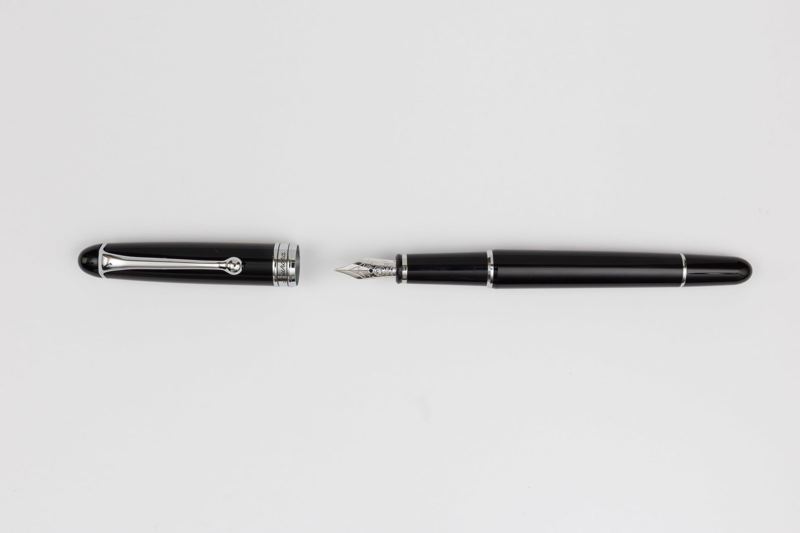 Aurora 88 Modern Slim Model Fountain Pen, 14K Nib - 2