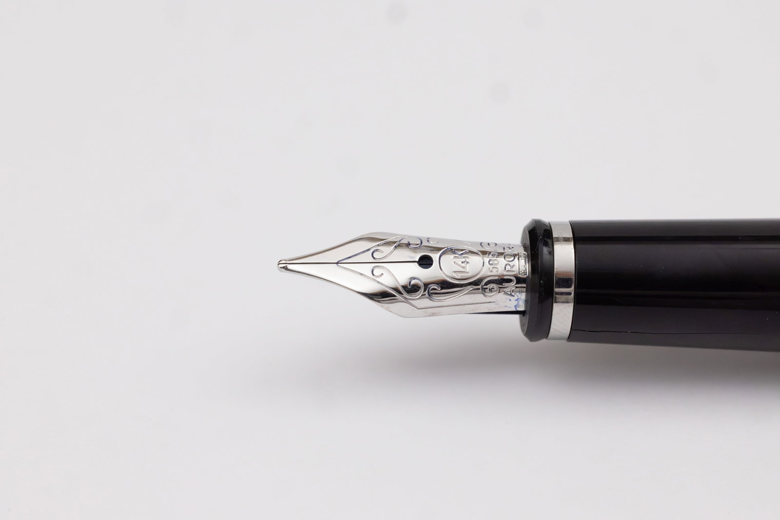 Aurora 88 Modern Slim Model Fountain Pen, 14K Nib - 3