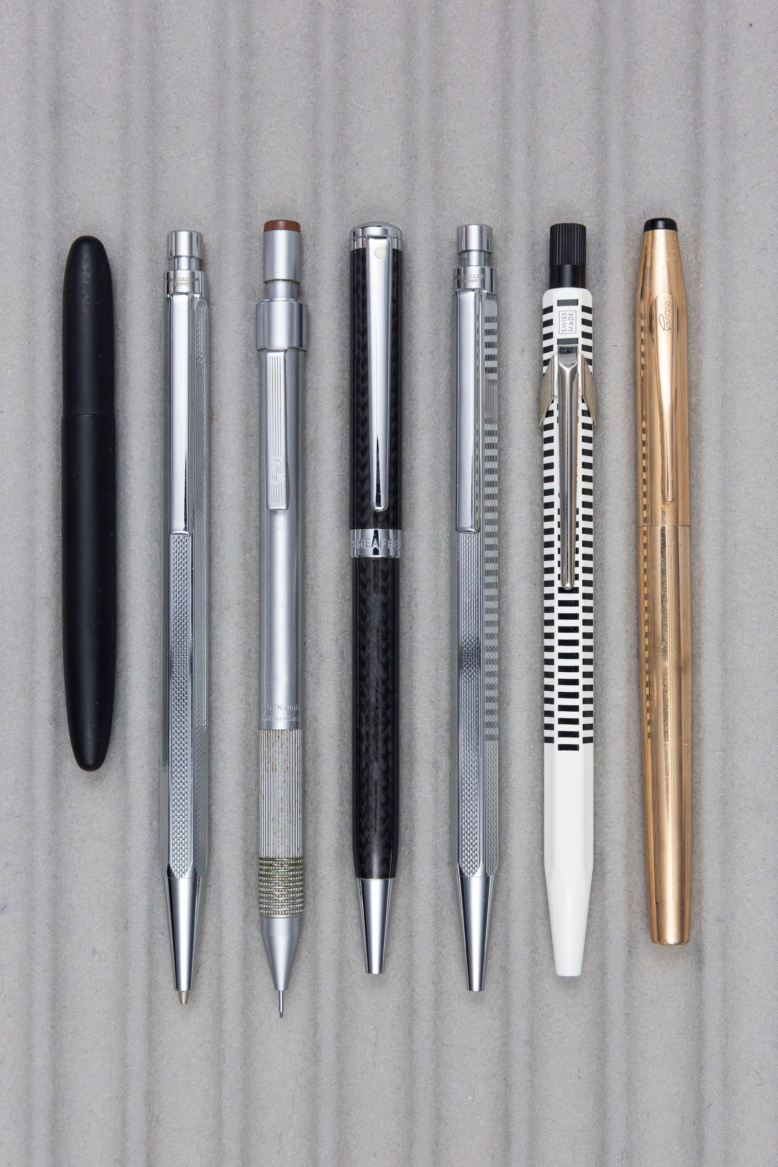 Assorted Ballpoint Pens, Pencils, Caran dAche, Cross, Faber Castell (7): Assorted ballpoint pens and pencils (7). Assorted ballpoint pens, felt tipped pen and pencils by Caran dAche, Cross, Faber Castell and others. Overall good condition, Cross with name engraving on cap.