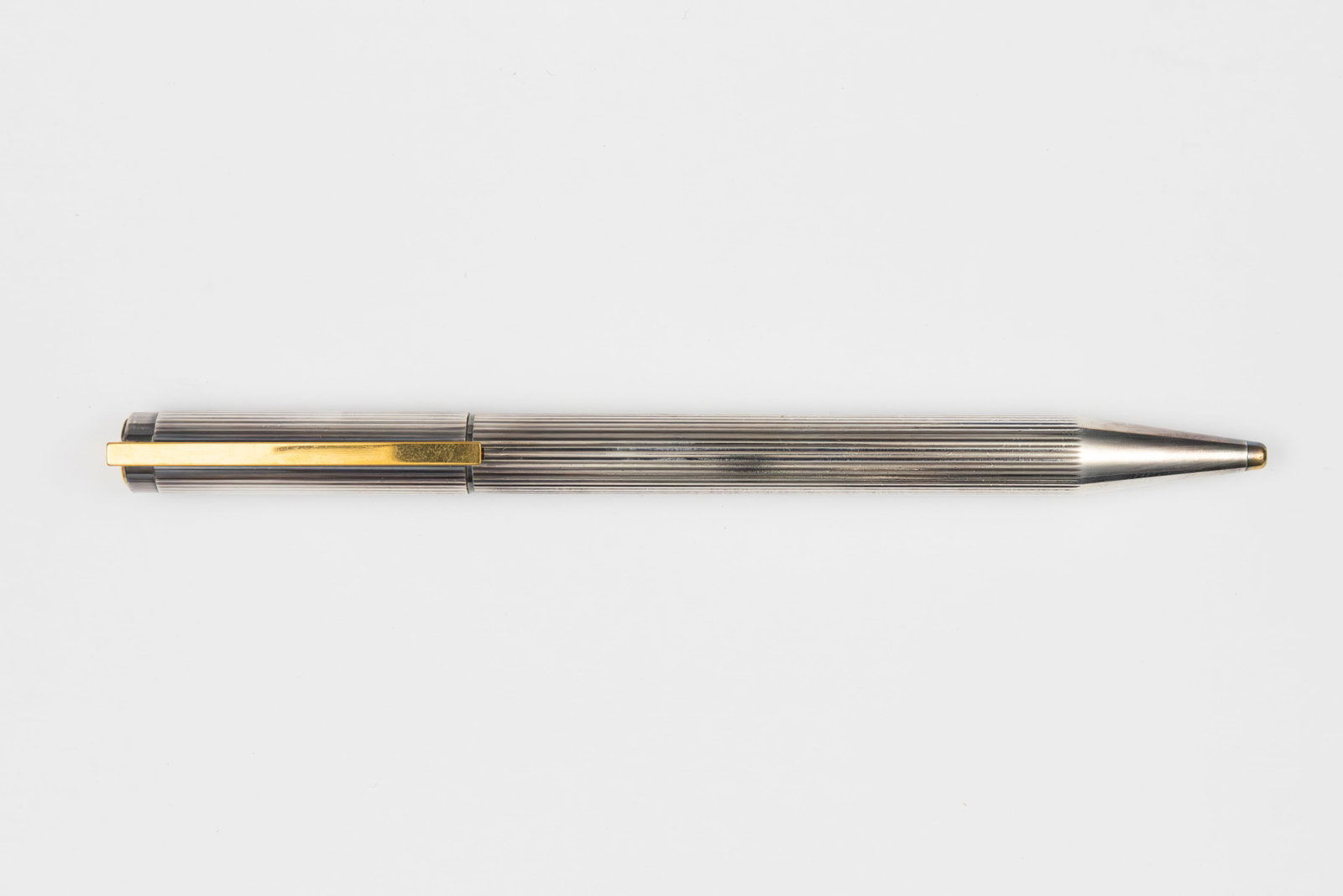 ST Dupont Montparnasse Silver Godron Ballpoint Pen (1 of 2)
