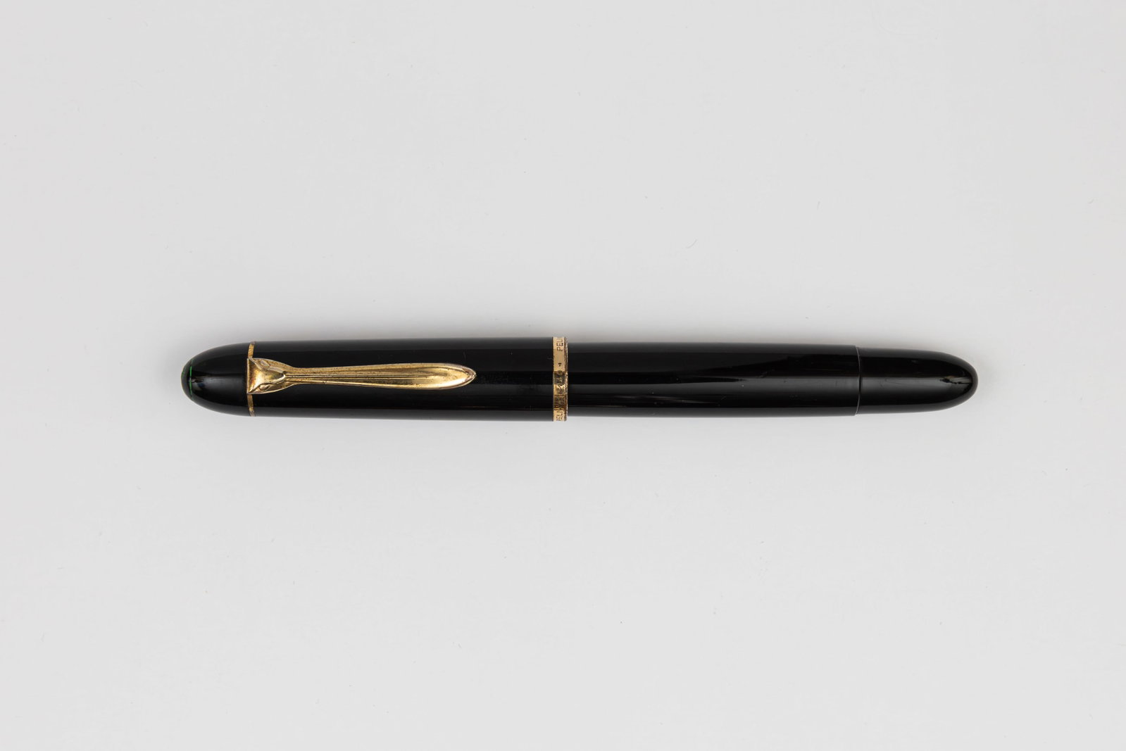 Pelikan 140 Black Fountain Pen, OBB Nib (1 of 3)