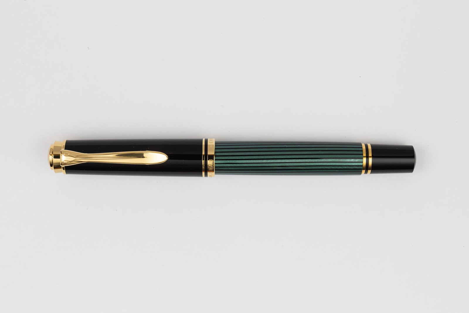 Pelikan M400 Green Striated Fountain Pen, Boxed (1 of 3)