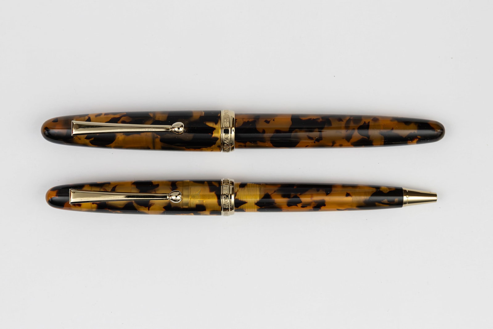 Sailor Magellan Tortoise Marble Fountain Pen, Ballpoint Set (1 of 3)