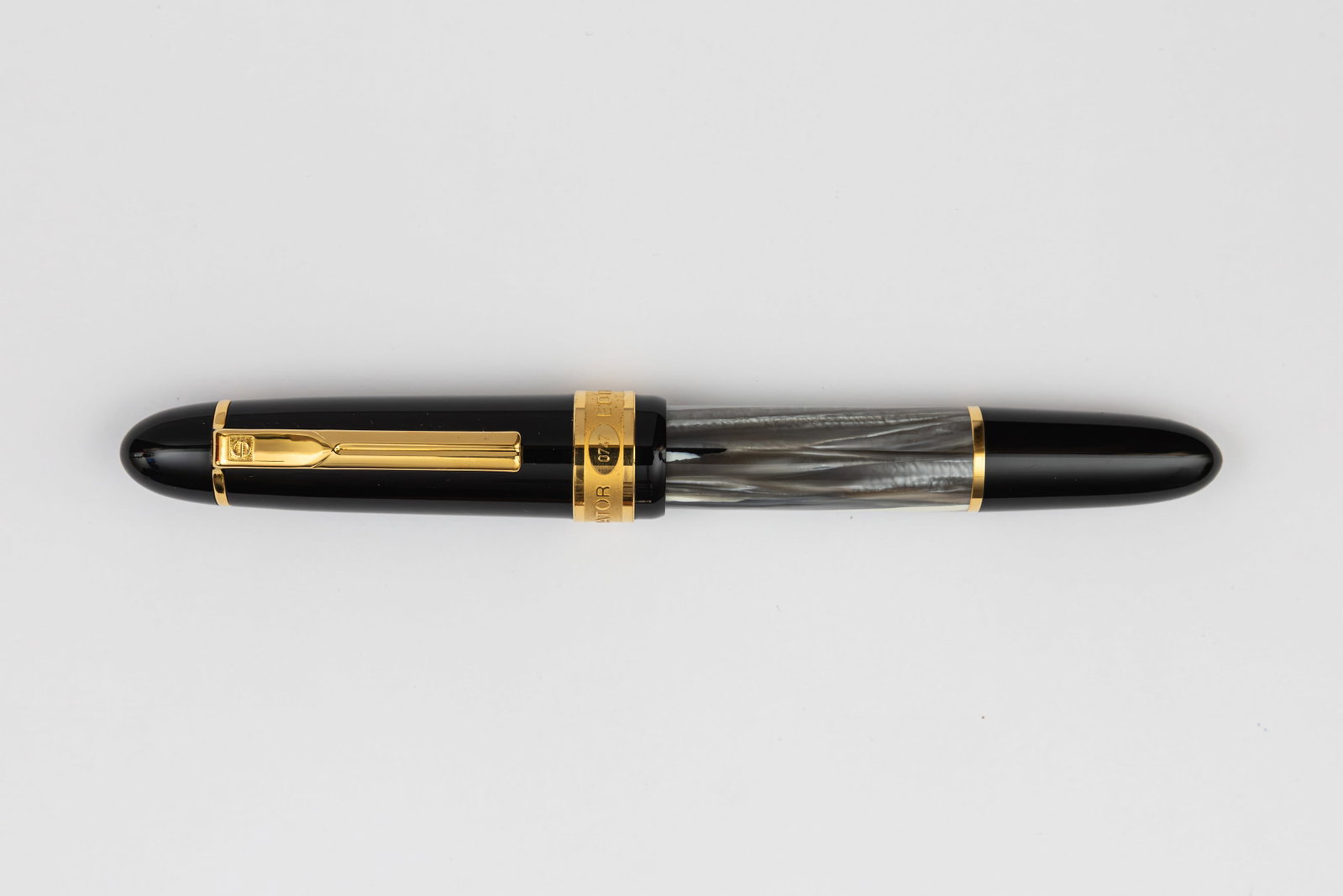 Senator President LE Fountain Pen, 18K B Nib, Boxed: Senator President limited edition fountain pen by Merz & Krell with box, outer box and papers. Limited edition series of 2,500 (0747/2,500), similar in design to Montblanc 146/149, black cap and end w