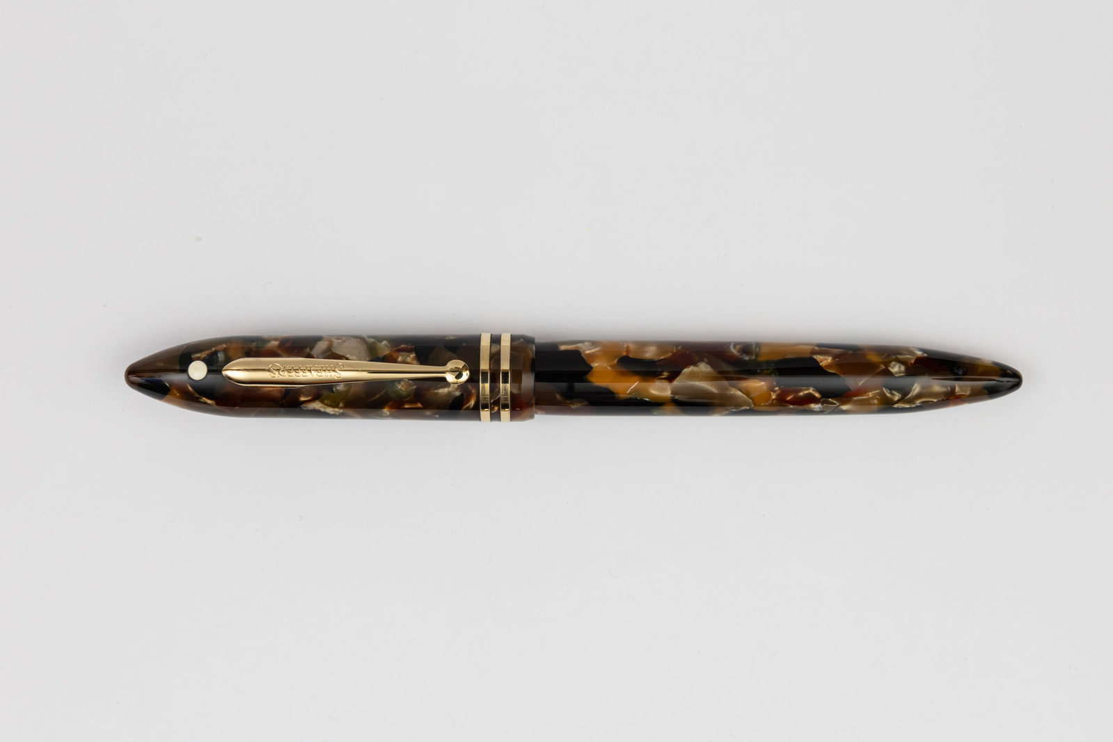 Sheaffer Balance Amber Glow Acrylic Fountain Pen (1 of 3)