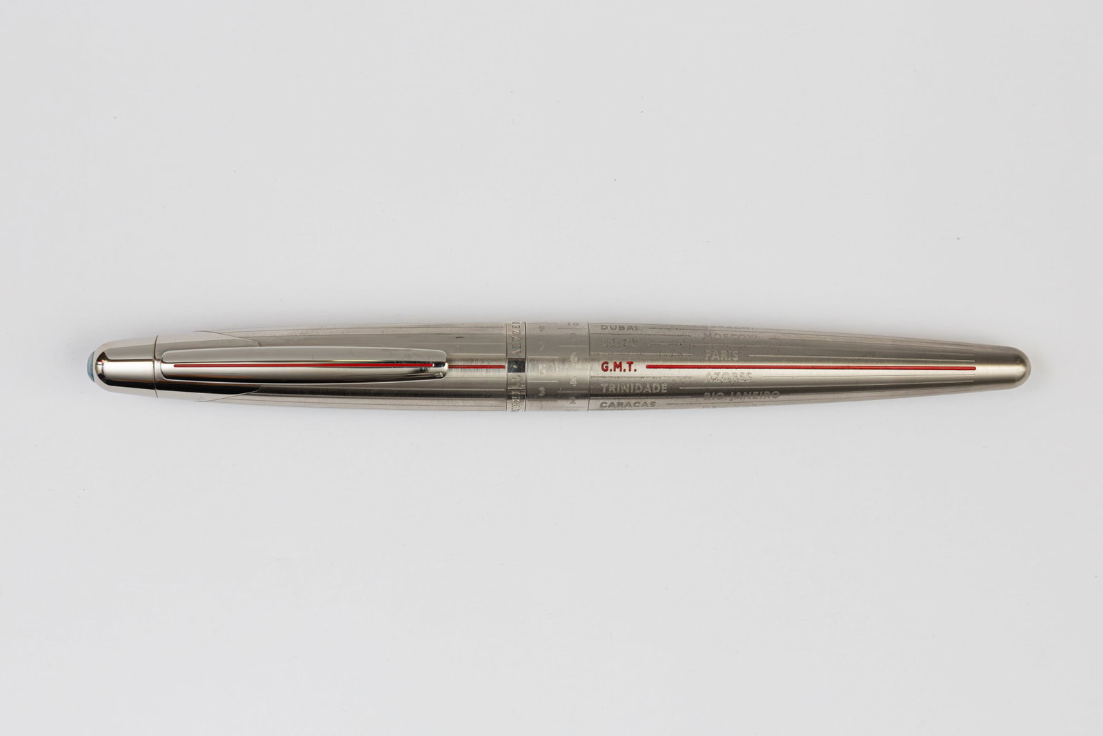 Alfred Dunhill AD2000 G.M.T. LE Fountain Pen, Boxed (1 of 3)