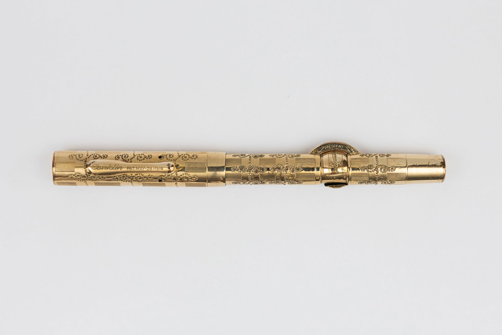 Conklin Crescent Filler Checkerboard Engraved Gold Filled Fountain Pen (1 of 3)