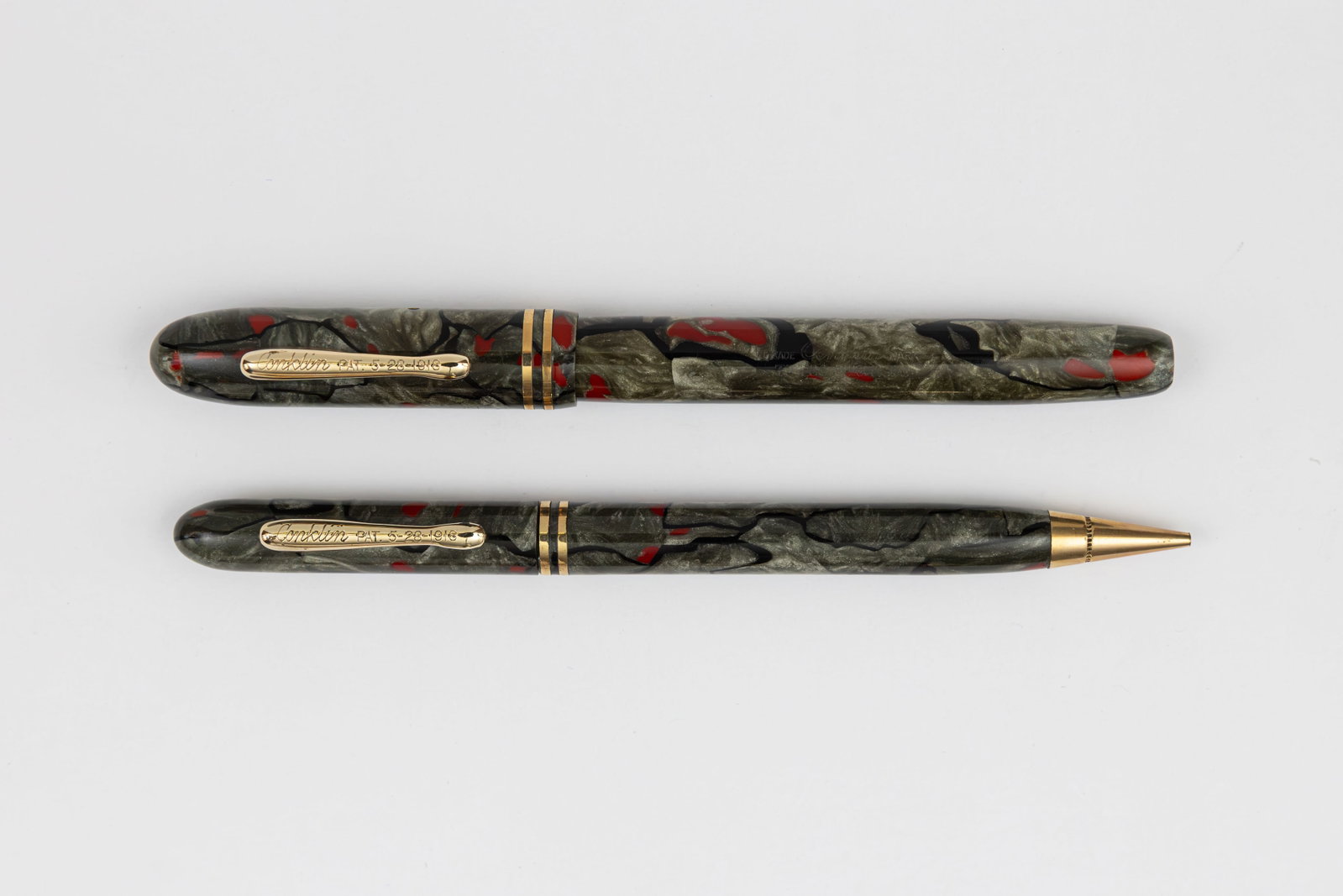 Conklin Three-Fifty Streamline Dawn Pearl Fountain Pen & Pencil Set: Conklin Three-Fifty streamline Dawn Pearl fountain pen and pencil set, circa 1930’s. The Three-Fifty was priced the same as its name when new, similar to the Symetrik pen but slightly thinner, this 