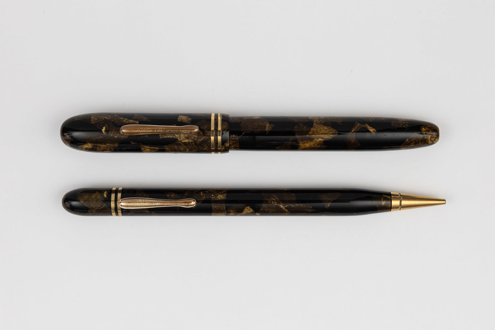 Conklin Symetrik Gold and Black Senior Fountain Pen Set (1 of 3)
