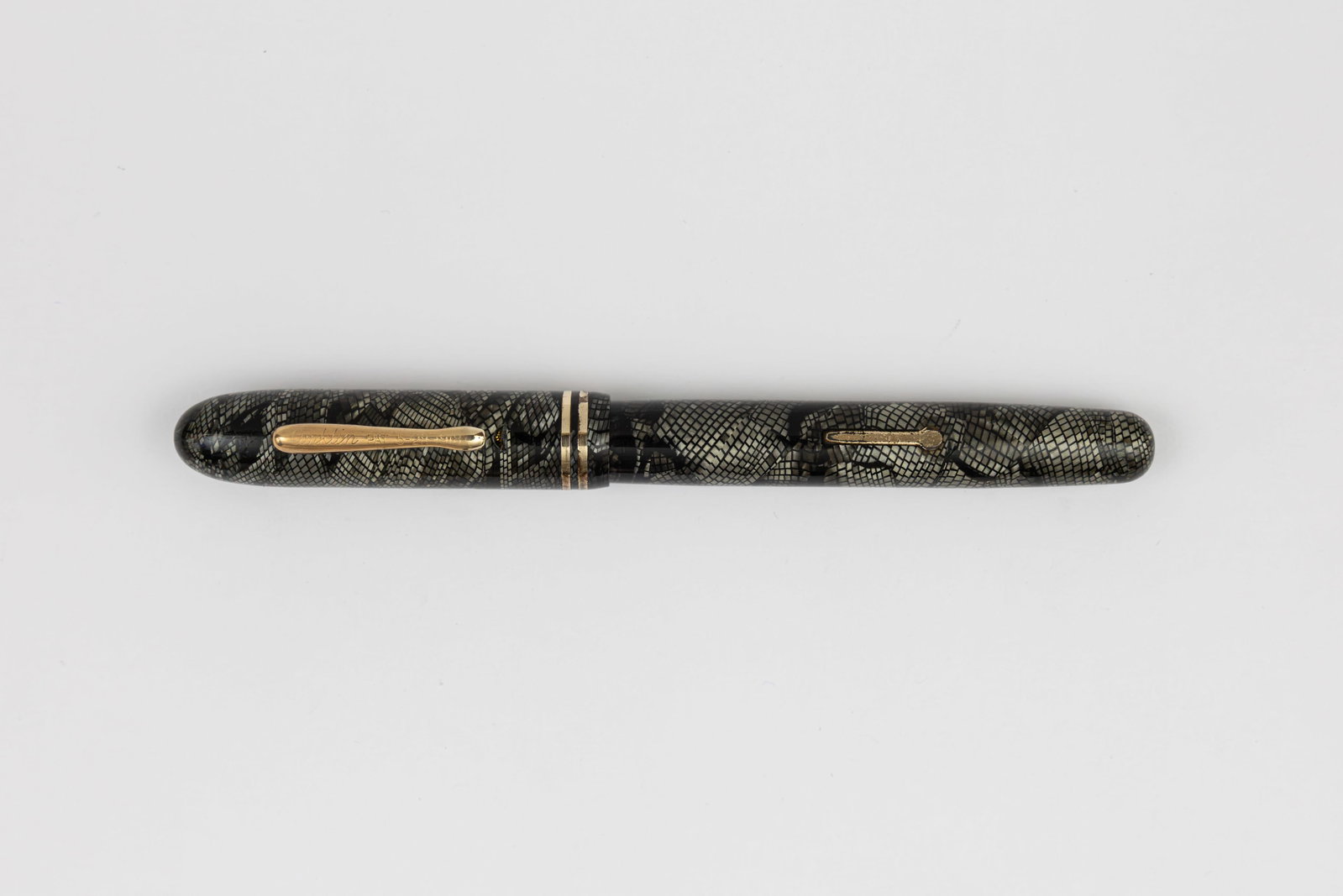 Conklin Endura Symetrik Style Snakeskin Fountain Pen (1 of 3)