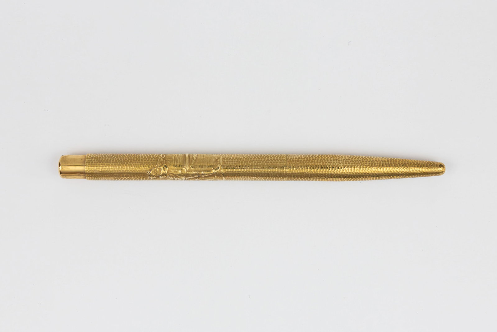 Gold Filled Overlay Taper Cap Relief Man Shooting Fountain Pen (1 of 3)