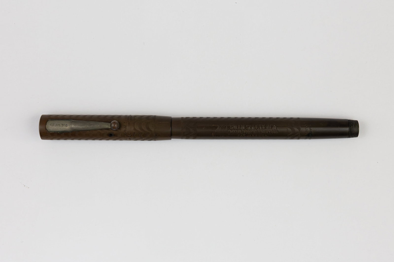 Mabie Todd Swan Military Trench Fountain Pen (1 of 4)