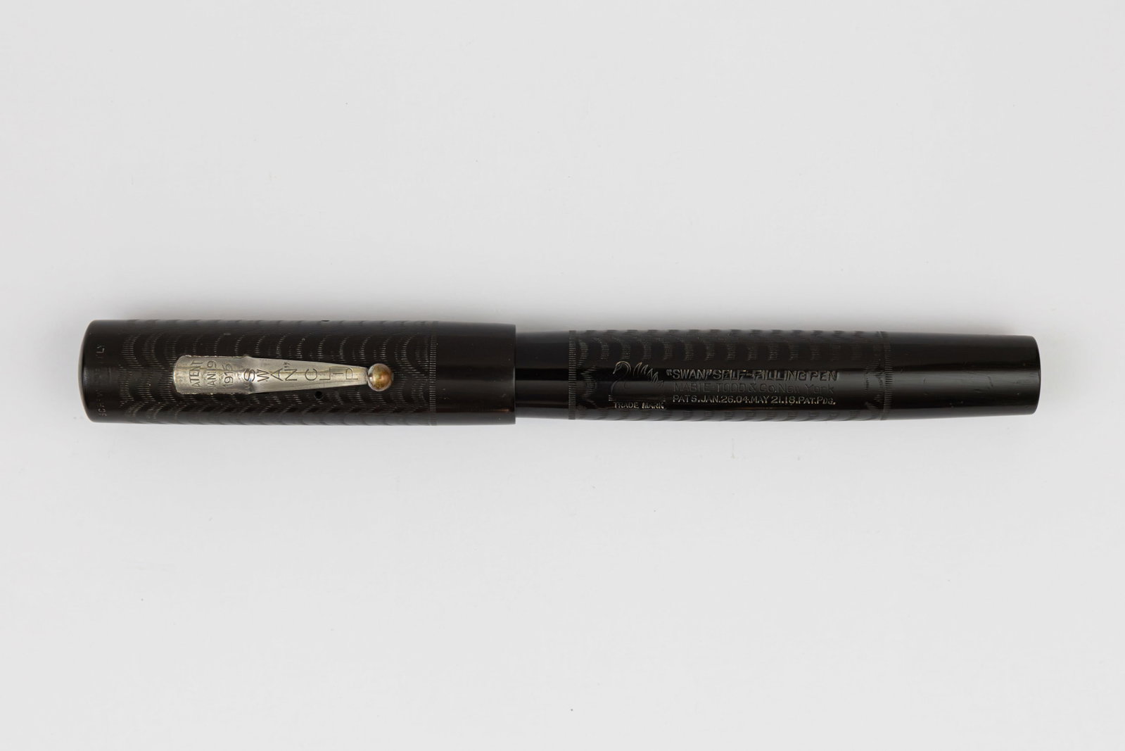 Mabie Todd Swan 48 Black Chased Hard Rubber Oversized Fountain Pen (1 of 3)