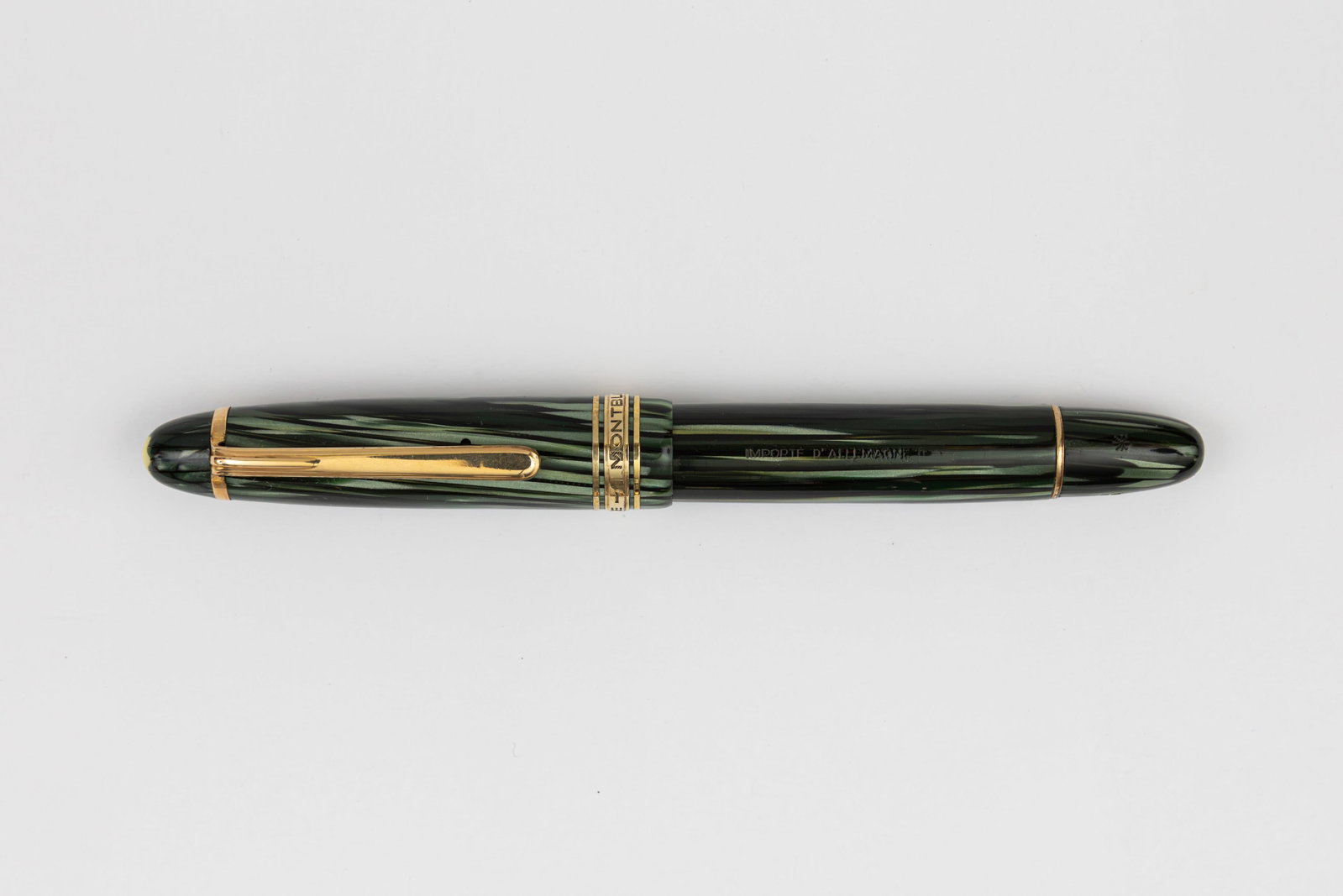 Montblanc 146 G Green Striated Fountain Pen, Export 18K Nib (1 of 3)