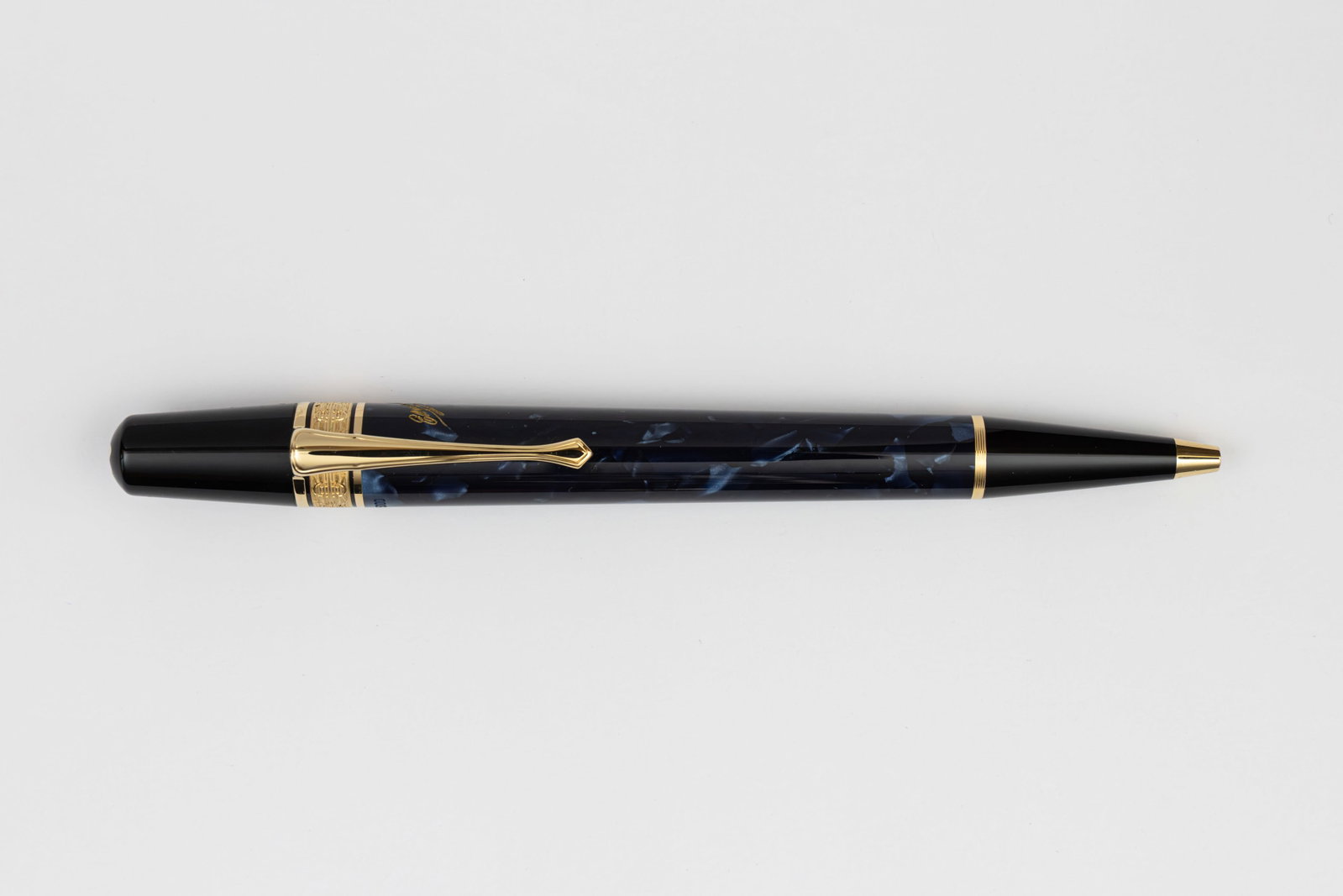 Montblanc Edgar Allan Poe LE Ballpoint Pen, Boxed: 1998 Montblanc Edgar Allan Poe limited edition Writers Series ballpoint pen with box, outer box, protective sleeve and papers. Limited to 15,000 pieces (11,911/15,000) in deep marbled blue with decora