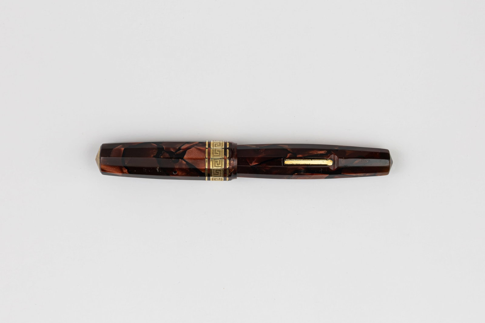 Omas Extra Burgundy Marble Faceted Vest Pocket Fountain Pen (1 of 3)