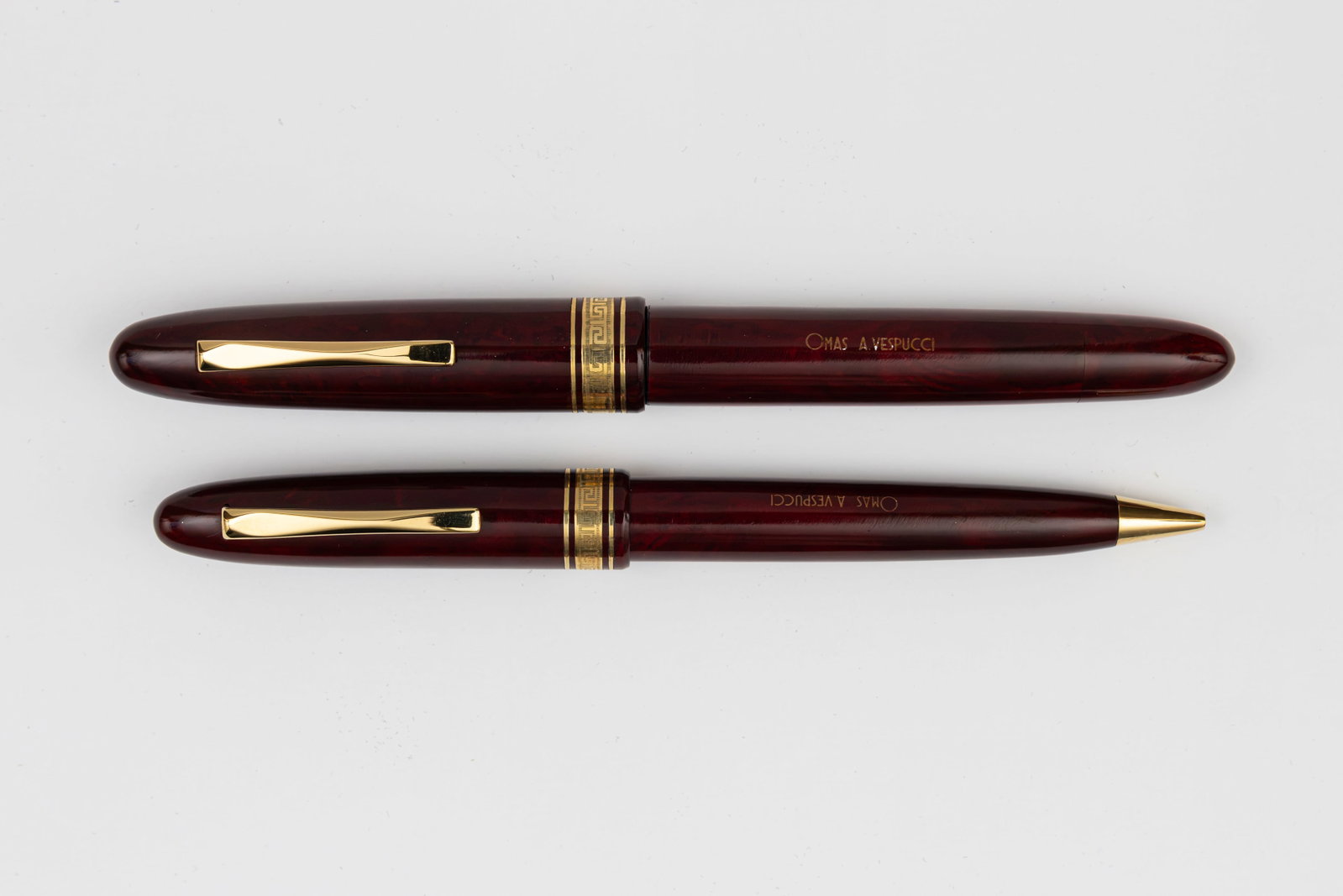 Omas Amerigo Vespucci Ogiva Fountain Pen, Ballpoint, Boxed Set: Omas Amerigo Vespucci fountain pen and ballpoint set, with boxes, outer boxes and papers, circa 1993. Omas Amerigo Vespucci pays homage to the famous sailor and his ship, Amerigo Vespucci. Both the fo
