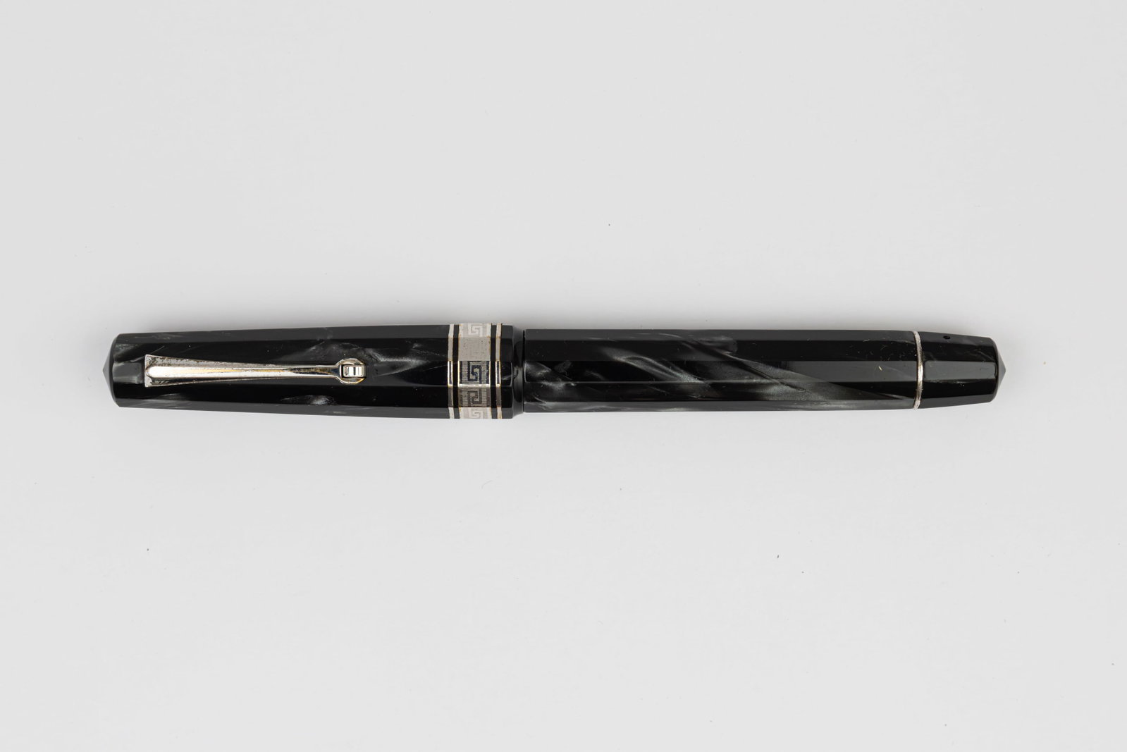 Omas Paragon Extra Pearl Grey Celluloid Hi-Tech Trim Fountain Pen (1 of 3)