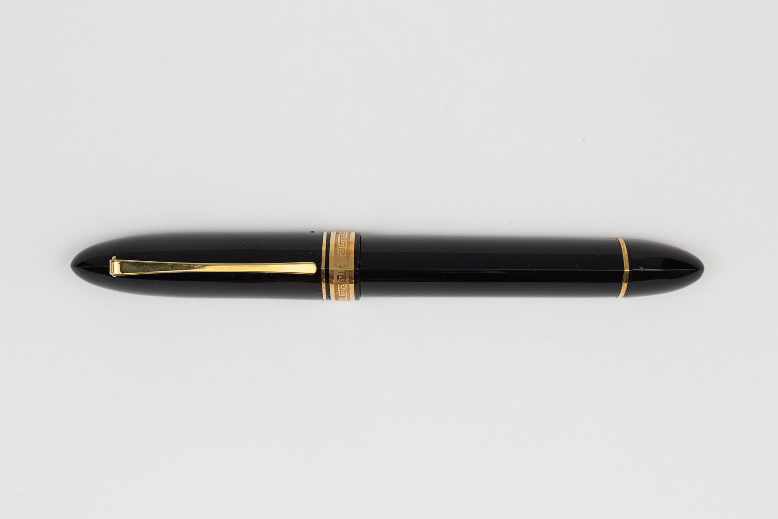 Omas 360 Magnum Fountain Pen Black Gold Trim Fountain Pen, Boxed (1 of 3)