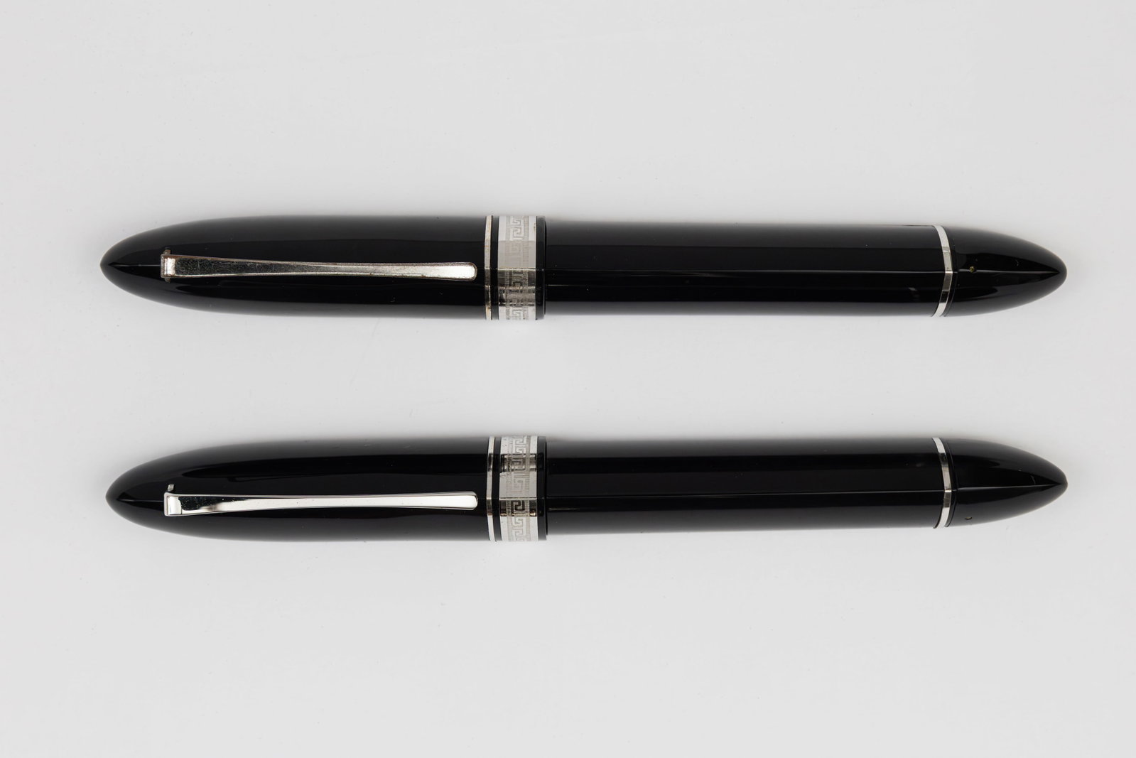Omas 360 Magnum Venetian Blue HT Trim Fountain Pen Set, BB Nib (1 of 3)