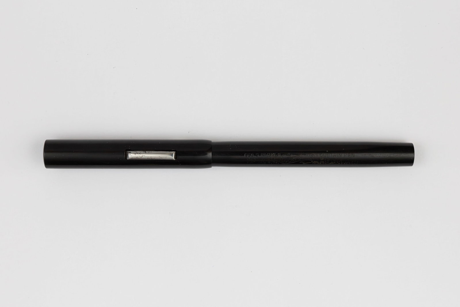 Parker Lucky Curve 20 Level Lock Disappearing Clip Fountain Pen (1 of 3)