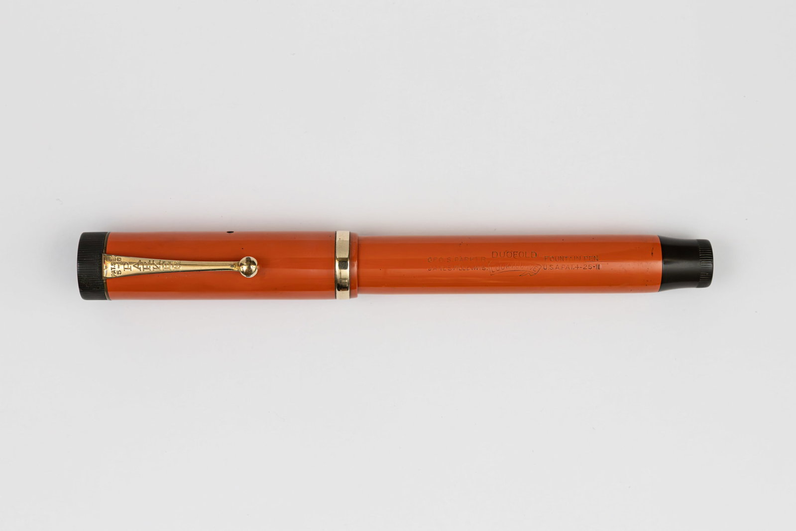 Parker Duofold Flattop Senior Red Hard Rubber Fountain Pen (1 of 3)