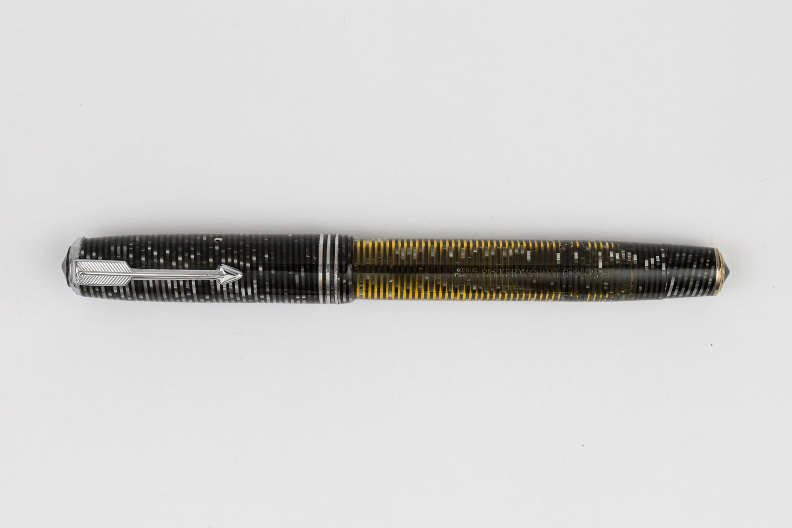 Parker Vacumatic Standard Silver Pearl Fountain Pen (1 of 3)