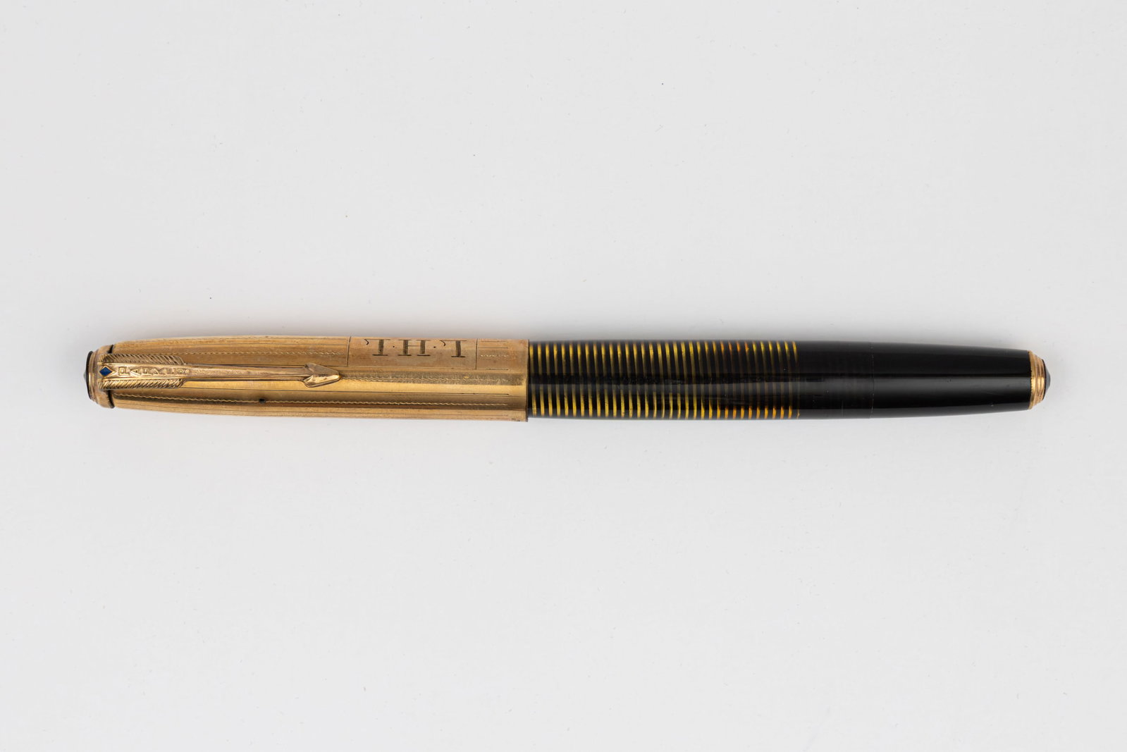 Parker Vacumatic Imperial Full Size Jet Black Fountain Pen, Boxed: Parker Vacumatic Imperial Laminated Jet double jewel fountain pen, circa 1942. Gold filled cap with alternating lined design and Laminated Jet barrel. These were made by Parker as they exited Vacumati