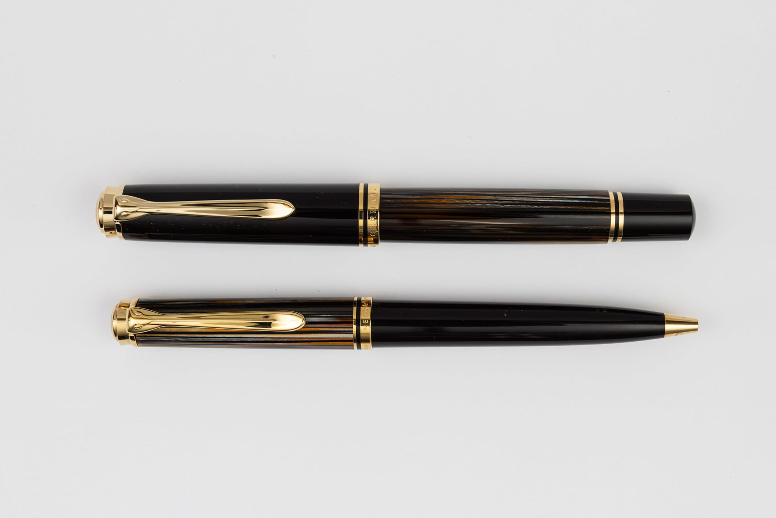 Pelikan M800 Tortoise Brown Fountain Pen, Ballpoint Set (1 of 3)