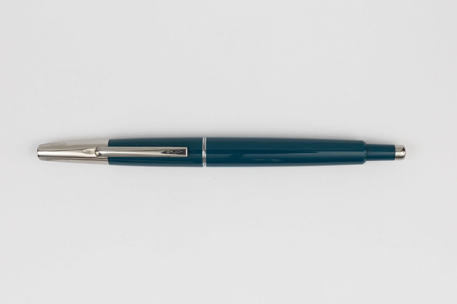 Pilot Capless Vanishing Point C-200SW Blue Fountain Pen (1 of 3)