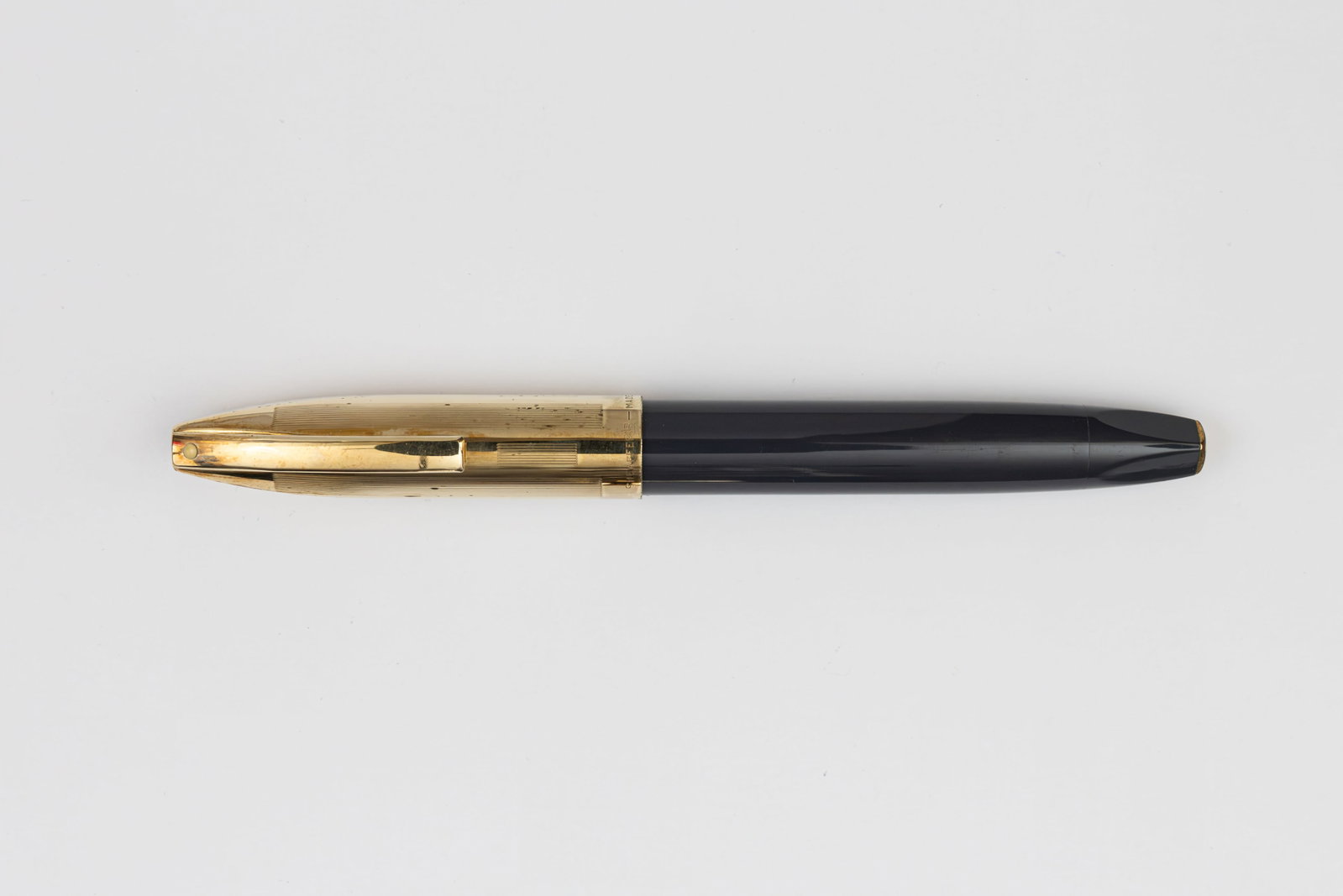 Sheaffer PFM V Pen For Men Grey Fountain Pen (1 of 3)