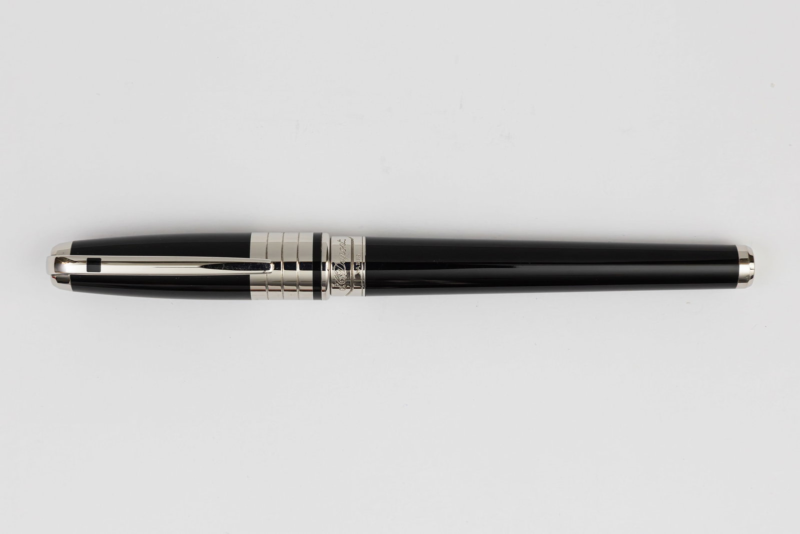 ST Dupont Olympio Rings Laque De Chine Fountain Pen (1 of 3)