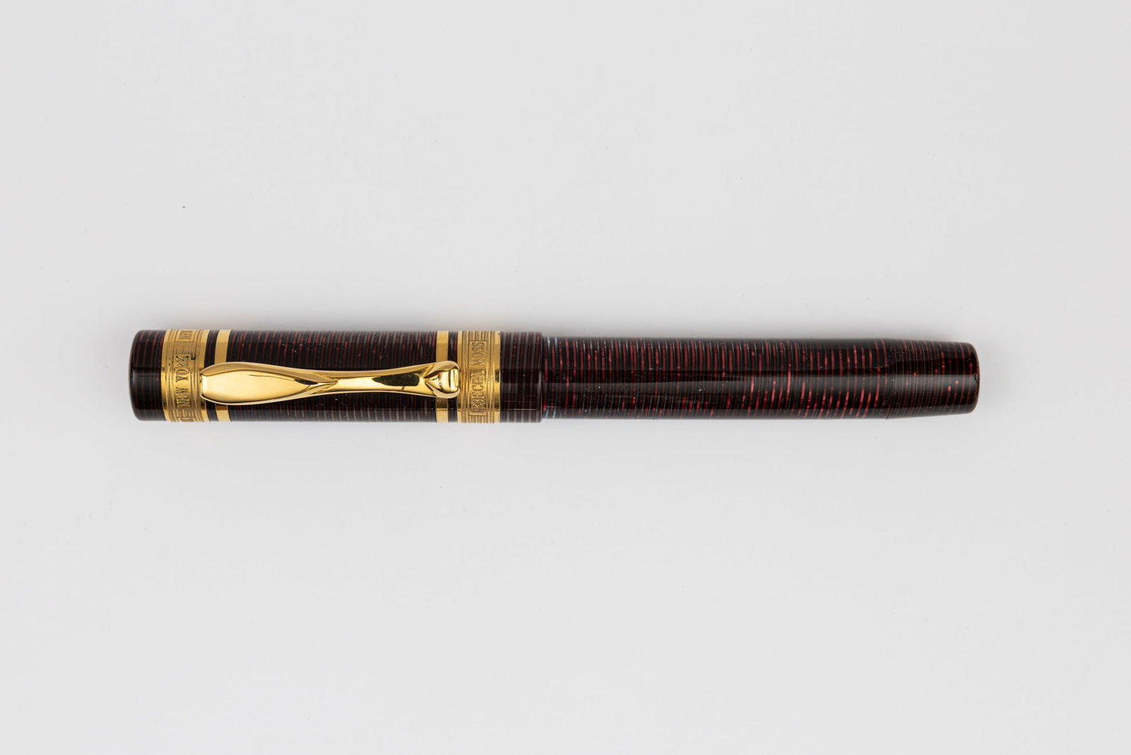 Visconti Verona Model Rebecca Moss LE Celluloid Fountain Pen (1 of 3)