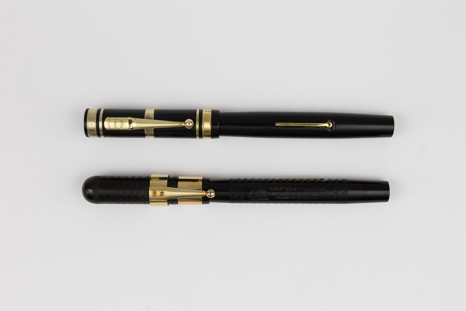 Mabie Todd Swan 144/33, SF 2 18K Solid Band Fountain Pens (1 of 3)