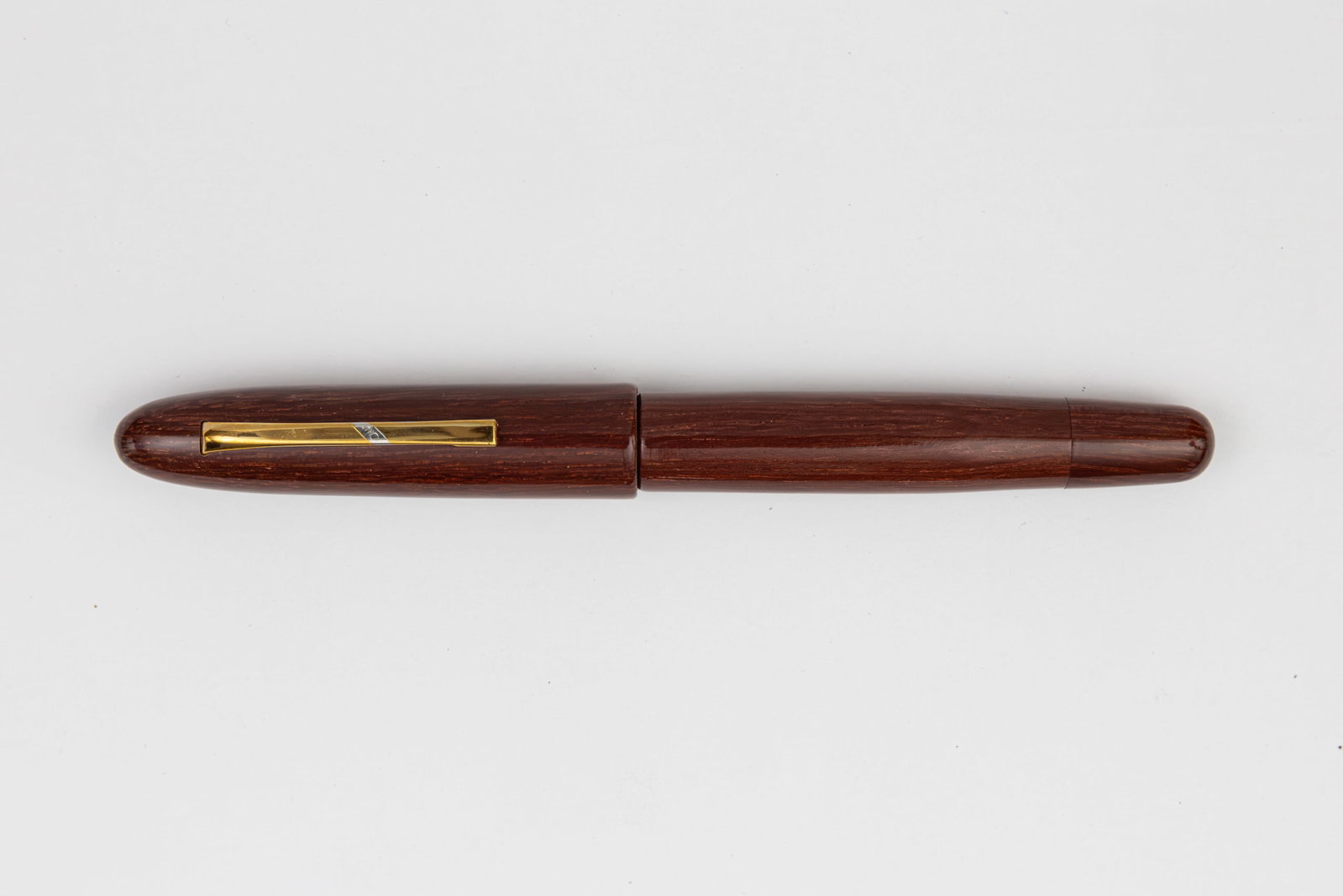 Omas Collezione Legni Pregiati Amarante Fountain Pen, Boxed, Flawed (1 of 4)