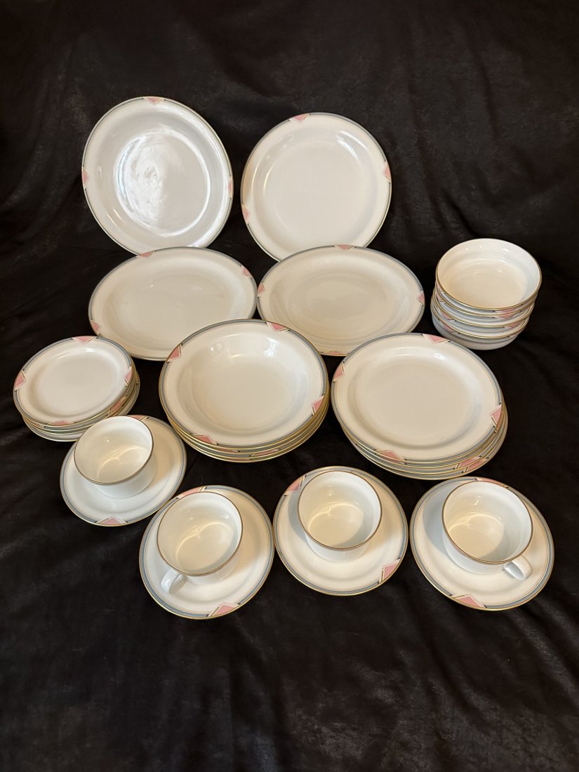 RARE Antique 1920's Italian Richard Ginori Art Deco Dinner set. Service For 4 in the Musica Pattern.: The Musica pattern is extremely rare. I couldn't find it on the internet. The dinner set was hand made in Italy in the 1920's. The pieces are gold rimmed. This is an art deco pattern. It serves 4.