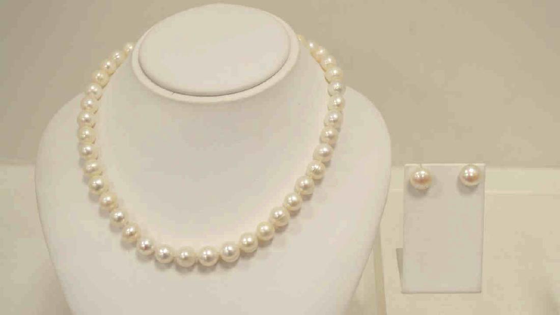 18" Freshwater pearl necklace and earrings (1 of 4)