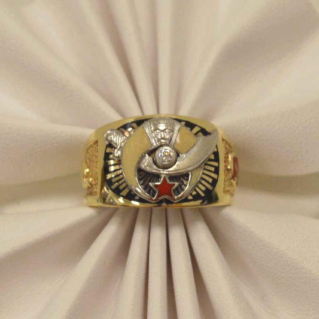 10kt yellow gold Men's Mason ring (1 of 4)